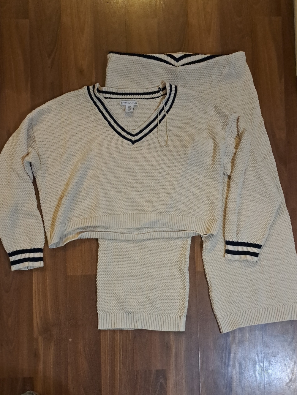 Sincerly Jules Cream V-Neck Sweater And Pants. 100% Cotton.